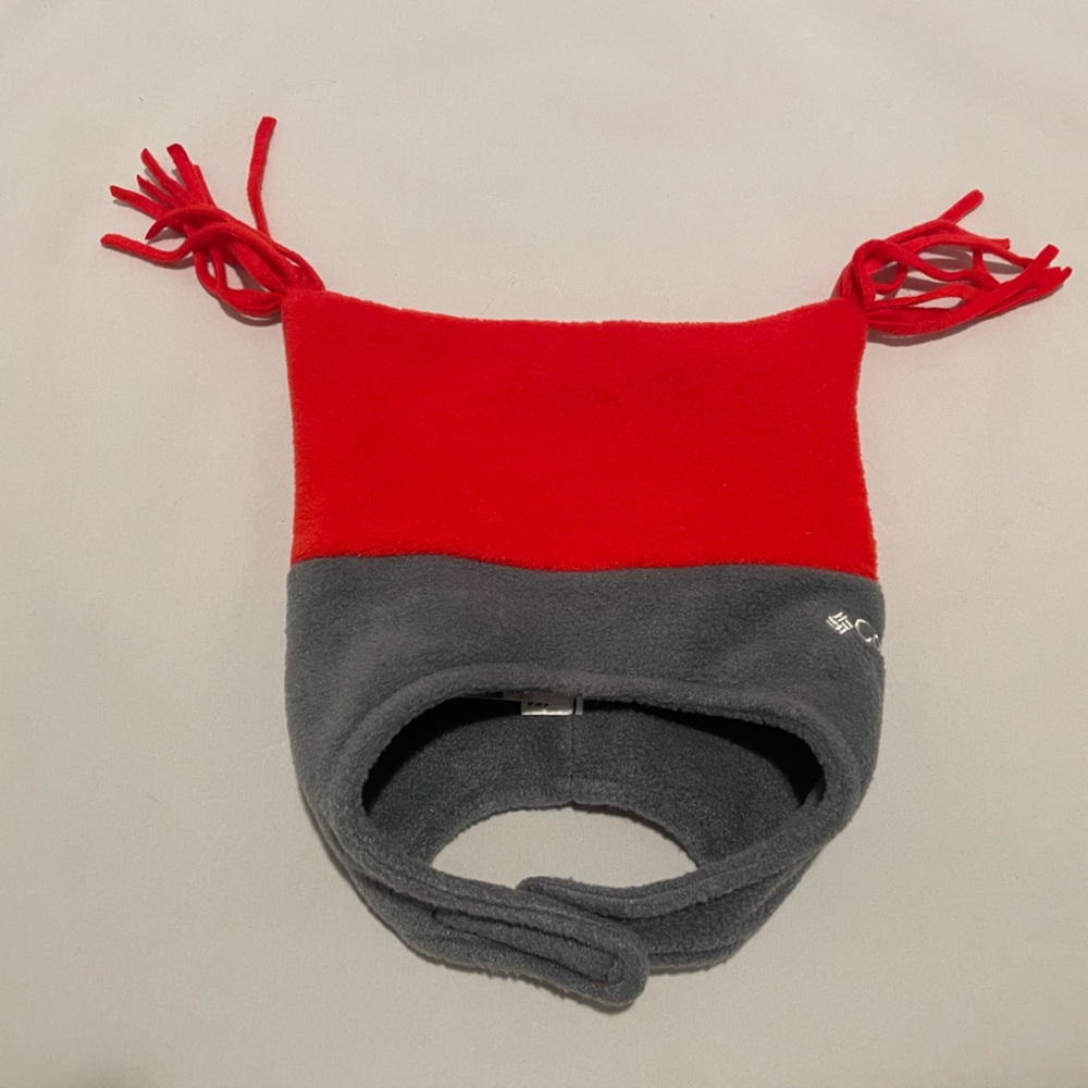 Columbia toddler hat with tassels one size
